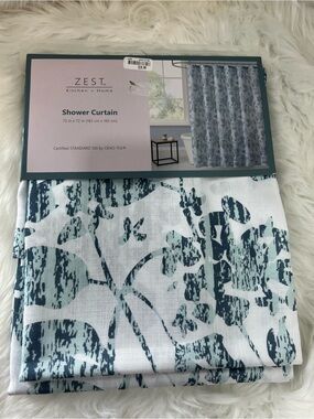 ZEST Kitchen + Home‎ Green & White Floral Shower Curtain 72x72